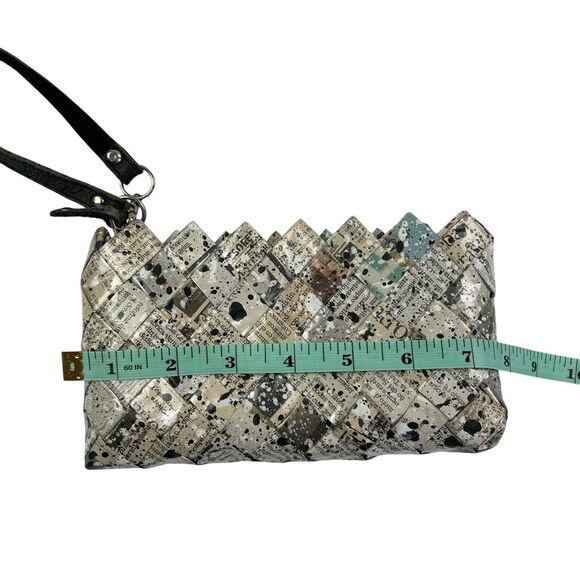 NAHUI OLLIN Candy Wrapper Purse Clutch Wristlet Newspaper Spatter - Picture 9 of 10